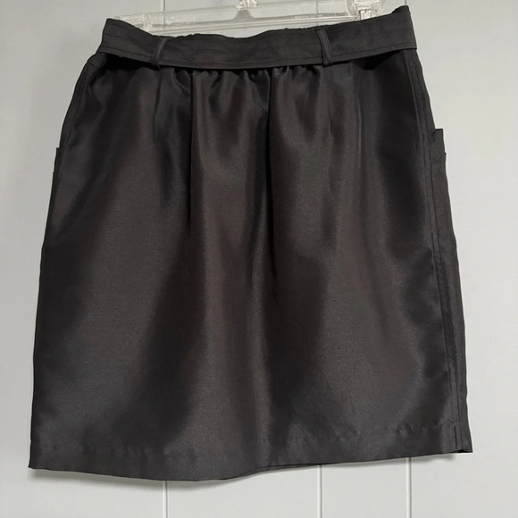 GAP Black Satin Tie Belt 2 Pocket Partial Back Elastic Waist Mini Skirt Size 2 - Picture 3 of 7